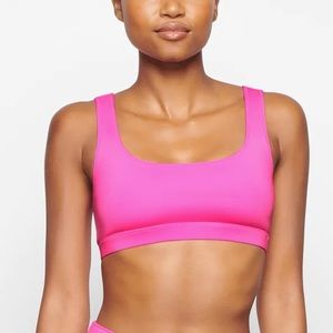 Skims Swim Tank Bikini Top Taffy size M